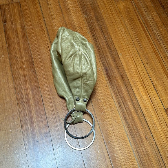 Gold purse with ring handles - Picture 4 of 8